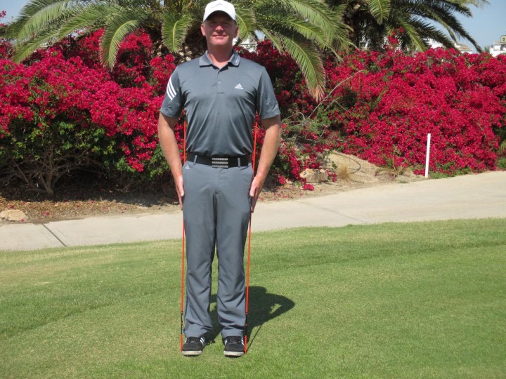 De buitenkant van je voeten moet gelijk zijn aan de breedte van je heupen.