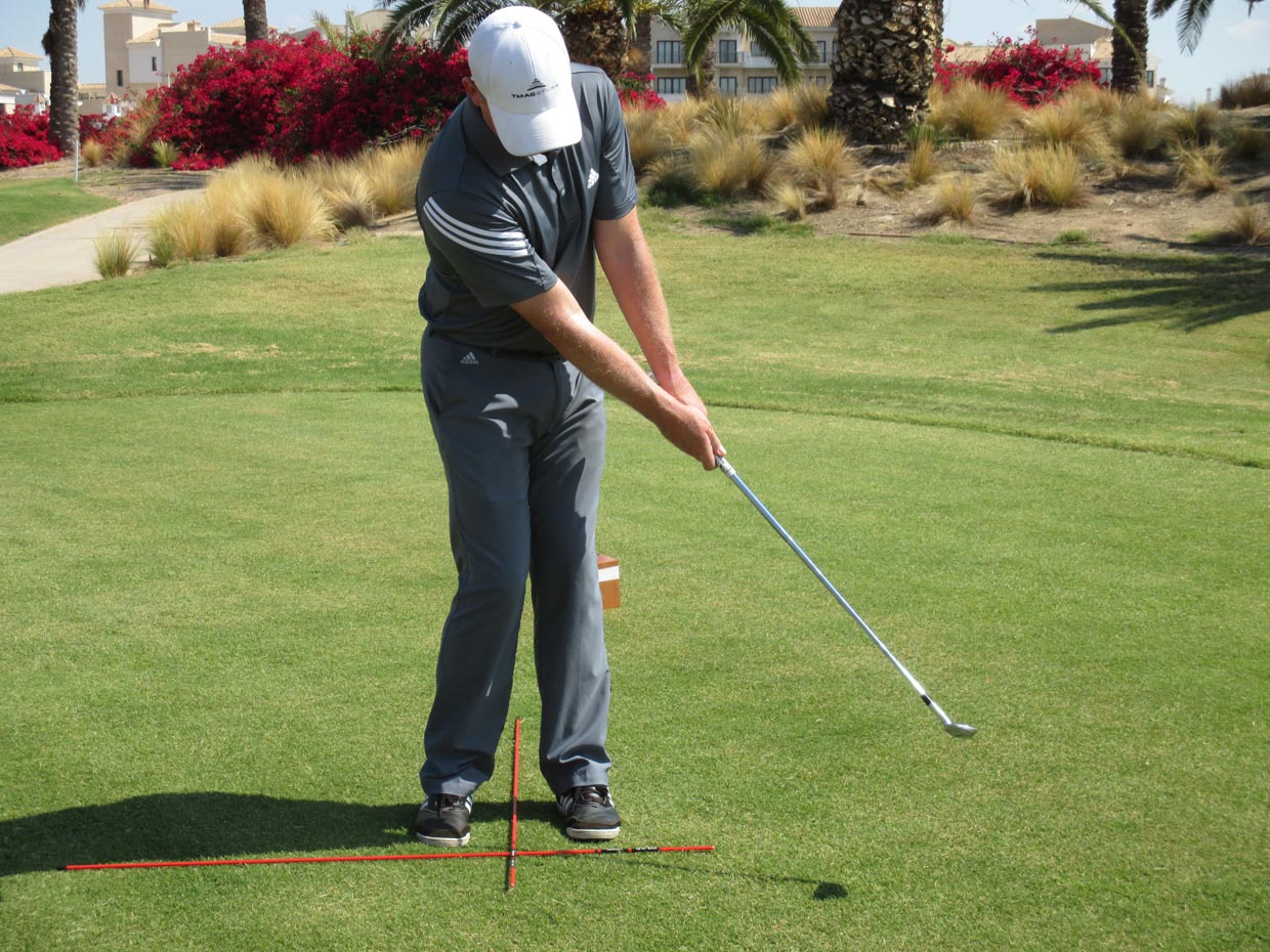 Bij de eindhouding is de stand van je armen en handen hetzelfde als de beginstand.